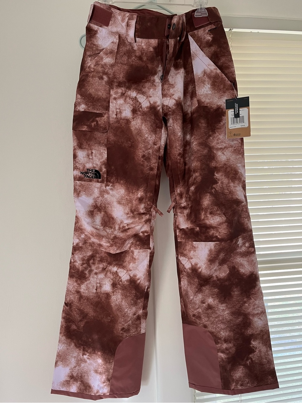 The NorthFace Women’s Freedom Insulated Snow Pants, size Medium, Maroon